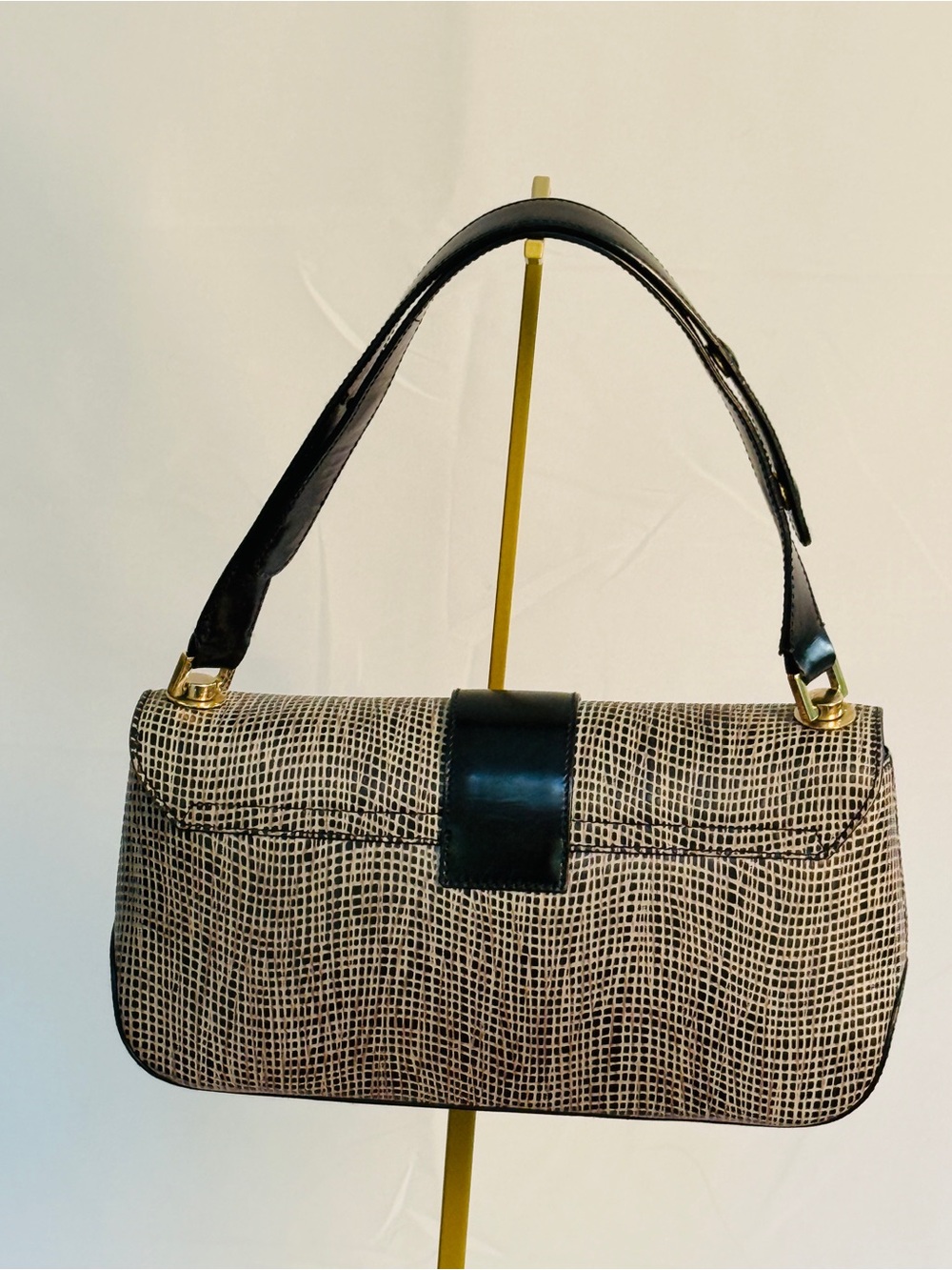 Salvatore Ferragamo Black and Gray Textured Shoulder Bag with Gold Tone Clasp - Picture 2 of 5